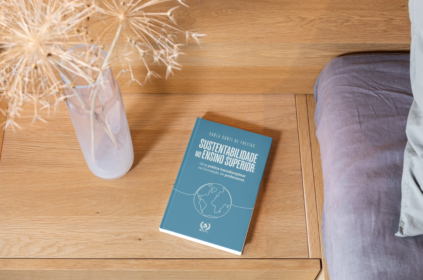 Mockup com capa do livro.