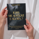 Mockup com capa do livro.