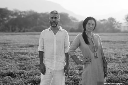 Imagem dos cantores da Kosmik Band.