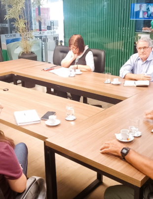 Foto da segunda reunião do grupo mariliense para reativar a Academia de Letras.