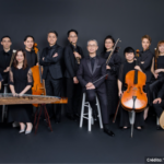 Foto de integrantes da orquestra chinesa.