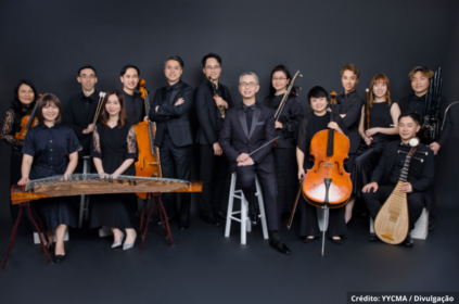 Foto de integrantes da orquestra chinesa.