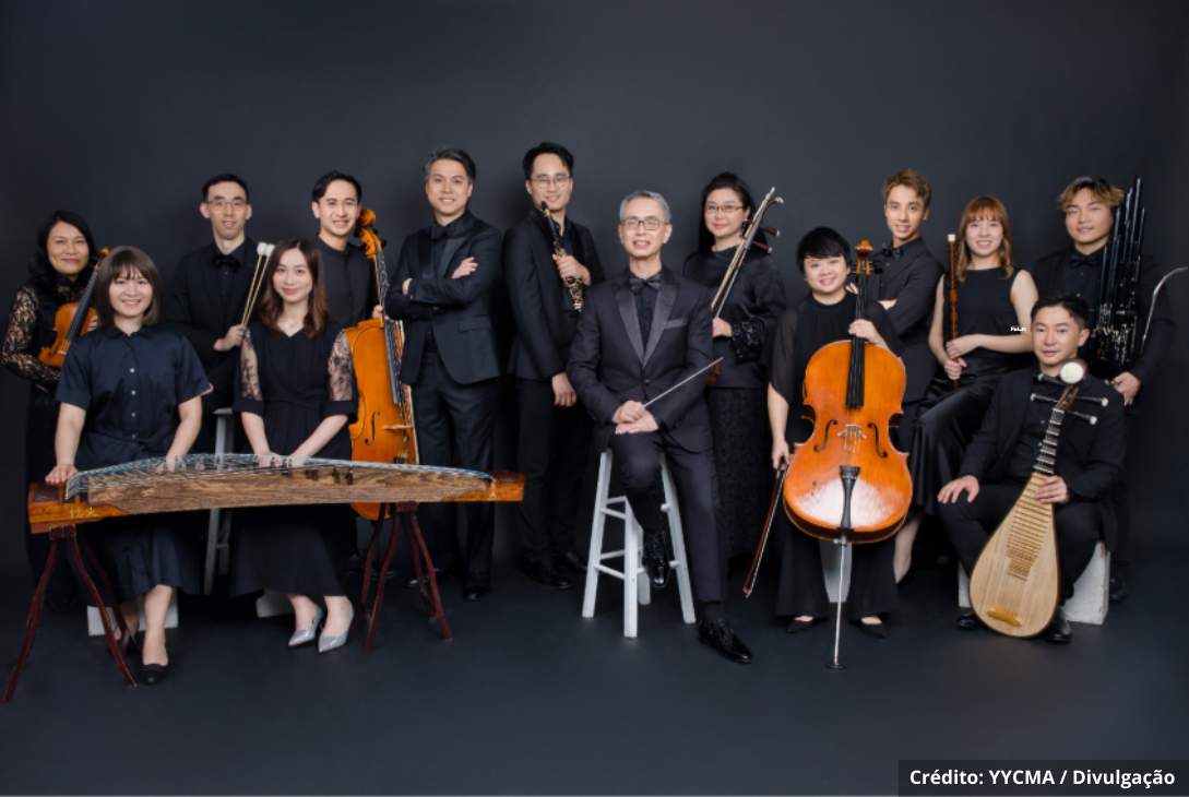 Foto de integrantes da orquestra chinesa.