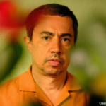 Foto do cantor Pupillo.