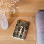 Mockup com capa do livro.