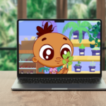 Mockup com cena da série animada.