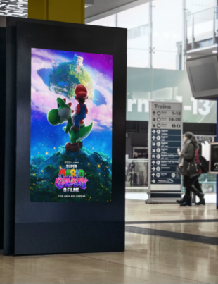 Mockup com cartaz do filme.