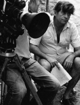 Cena do filme Fernando Coni Campos: Cada Um Vive Como Sonha.