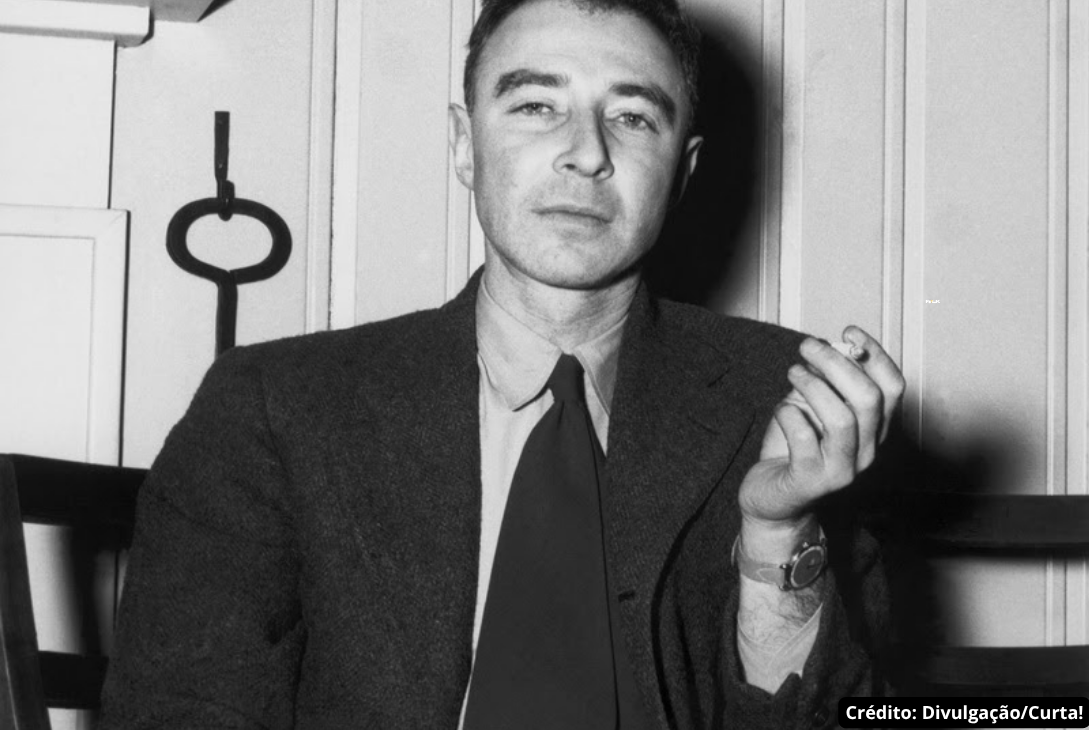 Cena do documentário sobre Oppenheimer.