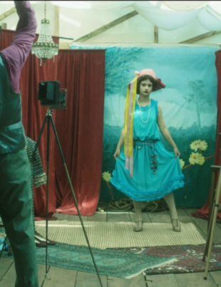 Foto dos bastidores do documentário O Silêncio de Eva.