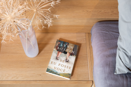 Mockup com capa do livro.